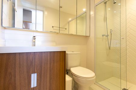 Apartamento à venda com 68m², 2 quartos e 2 vagas Apartamento à venda com 68m², 2 quartos e 2 vagasBanheiro da Suíte