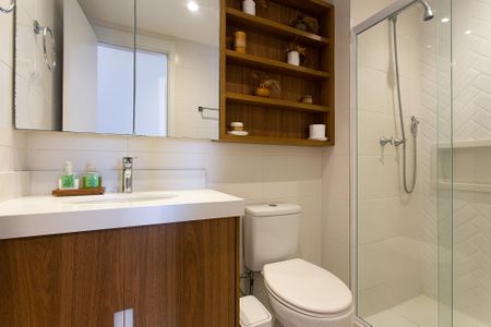 Apartamento à venda com 68m², 2 quartos e 2 vagas Apartamento à venda com 68m², 2 quartos e 2 vagasBanheiro Social