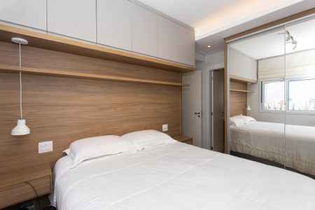 Suíte de apartamento à venda com 2 quartos, 68m² em Aclimação, São Paulo