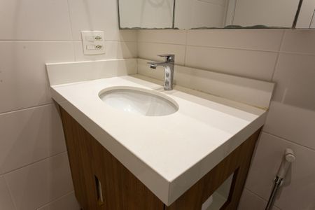 Apartamento à venda com 68m², 2 quartos e 2 vagas Apartamento à venda com 68m², 2 quartos e 2 vagasBanheiro da Suíte