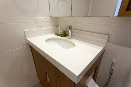 Apartamento à venda com 68m², 2 quartos e 2 vagas Apartamento à venda com 68m², 2 quartos e 2 vagasBanheiro Social