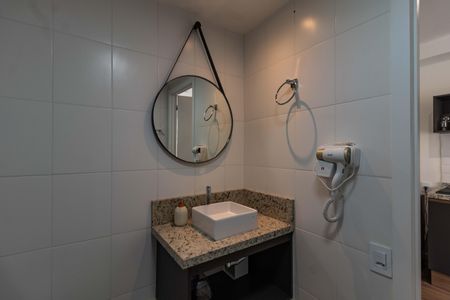 Banheiro de apartamento à venda com 1 quarto, 26m² em Barra Funda, São Paulo