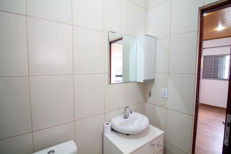 Casa para alugar com 74m², 2 quartos e sem vagaBanheiro