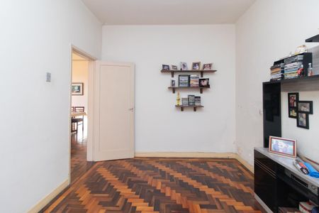Sala de casa à venda com 2 quartos, 85m² em Medianeira, Porto Alegre