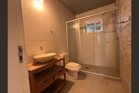 Casa para alugar com 170m², 3 quartos e 4 vagasBanheiro 1