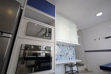 Apartamento à venda com 100m², 2 quartos e 2 vagasCozinha