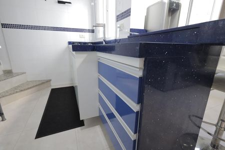 Apartamento à venda com 100m², 2 quartos e 2 vagasCozinha