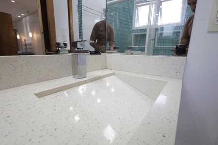 Apartamento à venda com 100m², 2 quartos e 2 vagasQuarto Suíte