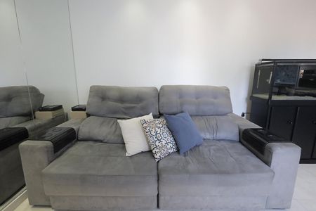 Apartamento à venda com 100m², 2 quartos e 2 vagasSala