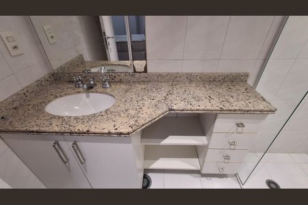 Apartamento para alugar com 150m², 3 quartos e 3 vagas Apartamento para alugar com 150m², 3 quartos e 3 vagasBanheiro Suíte 2