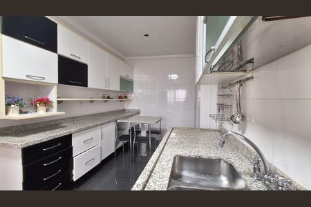 Apartamento para alugar com 150m², 3 quartos e 3 vagas Apartamento para alugar com 150m², 3 quartos e 3 vagasCozinha