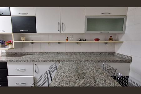 Apartamento para alugar com 150m², 3 quartos e 3 vagas Apartamento para alugar com 150m², 3 quartos e 3 vagasCozinha