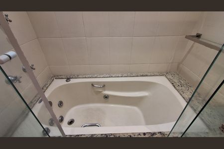 Apartamento para alugar com 150m², 3 quartos e 3 vagas Apartamento para alugar com 150m², 3 quartos e 3 vagasBanheiro Suíte 3