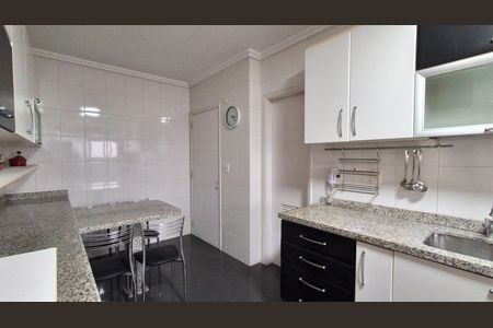 Apartamento para alugar com 150m², 3 quartos e 3 vagas Apartamento para alugar com 150m², 3 quartos e 3 vagasCozinha