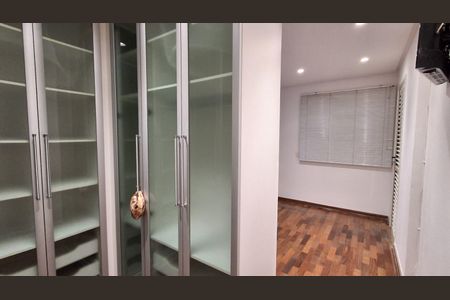 Apartamento para alugar com 150m², 3 quartos e 3 vagas Apartamento para alugar com 150m², 3 quartos e 3 vagasCloset