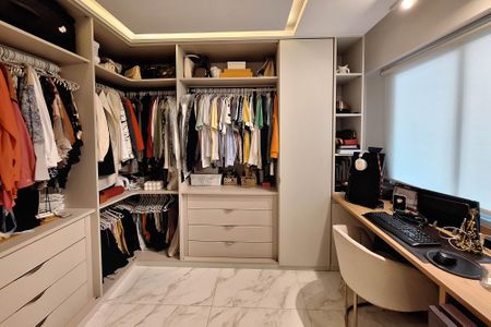 Apartamento para alugar com 120m², 4 quartos e 2 vagasCloset da suíte 1