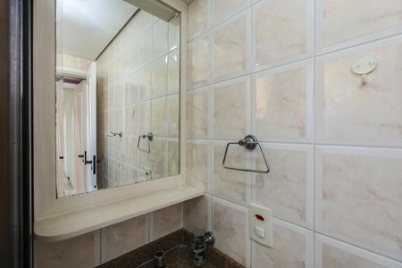 Apartamento à venda com 130m², 4 quartos e 4 vagasBanheiro da Suíte 2