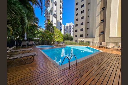 Apartamento à venda com 130m², 4 quartos e 4 vagasÁrea comum - Piscina