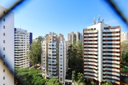 Apartamento à venda com 130m², 4 quartos e 4 vagasVista da Suíte 2