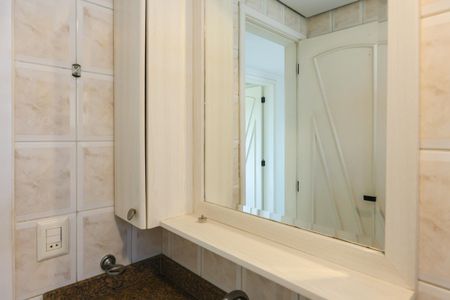Apartamento à venda com 130m², 4 quartos e 4 vagasBanheiro