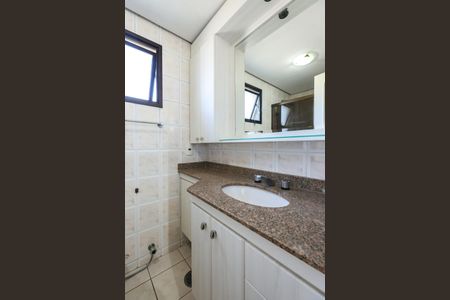 Apartamento à venda com 130m², 4 quartos e 4 vagasBanheiro da Suíte 1
