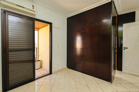 Apartamento à venda com 130m², 4 quartos e 4 vagasSuíte 1
