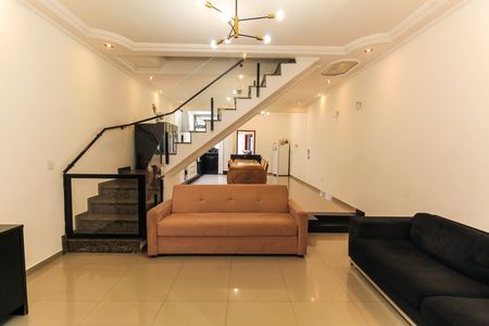 Casa à venda com 200m², 4 quartos e 2 vagas Casa à venda com 200m², 4 quartos e 2 vagasSala/Cozinha