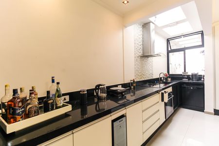 Casa à venda com 200m², 4 quartos e 2 vagas Casa à venda com 200m², 4 quartos e 2 vagasSala/Cozinha