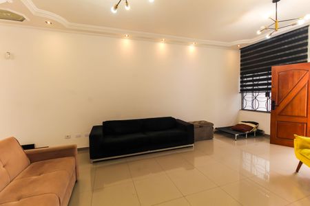 Casa à venda com 200m², 4 quartos e 2 vagas Casa à venda com 200m², 4 quartos e 2 vagasSala/Cozinha