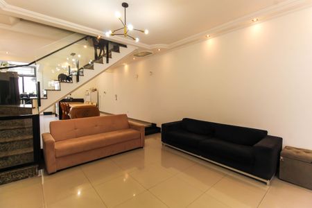 Sala/Cozinha de casa à venda com 4 quartos, 200m² em Vila Bertioga, São Paulo