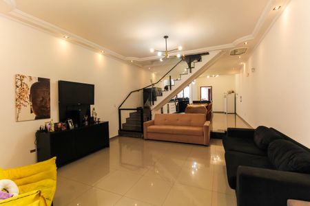 Casa à venda com 200m², 4 quartos e 2 vagas Casa à venda com 200m², 4 quartos e 2 vagasSala/Cozinha