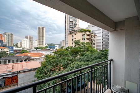 Varanda de kitnet/studio para alugar com 1 quarto, 26m² em Butantã, São Paulo