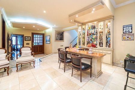 Casa à venda com 4 quartos, 550m² em Alphaville Residencial Zero, Barueri