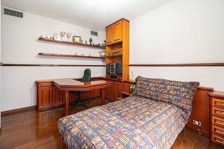 Casa à venda com 4 quartos, 550m² em Alphaville Residencial Zero, Barueri