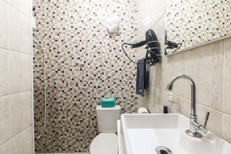 Casa à venda com 84m², 2 quartos e 1 vaga Casa à venda com 84m², 2 quartos e 1 vagaBanheiro