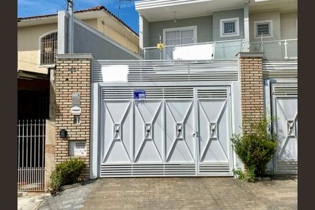 Casa à venda com 125m², 3 quartos e 2 vagasFachada