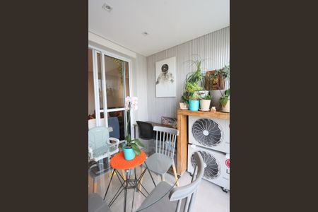 Apartamento à venda com 78m², 2 quartos e 2 vagas Apartamento à venda com 78m², 2 quartos e 2 vagasVaranda