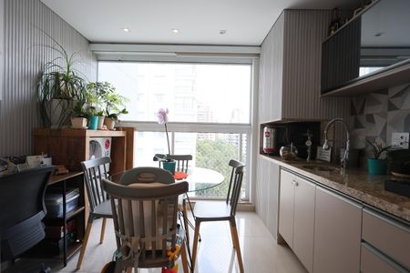 Apartamento à venda com 78m², 2 quartos e 2 vagas Apartamento à venda com 78m², 2 quartos e 2 vagasVaranda
