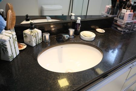 Apartamento à venda com 78m², 2 quartos e 2 vagas Apartamento à venda com 78m², 2 quartos e 2 vagasBanheiro da Suíte