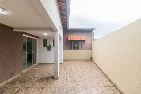 Casa para alugar com 90m², 2 quartos e 1 vagaQuintal