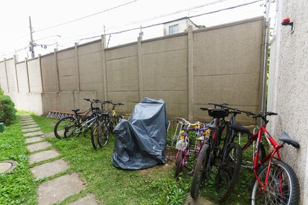 Apartamento para alugar com 46m², 2 quartos e 1 vaga Apartamento para alugar com 46m², 2 quartos e 1 vagaÁrea comum - Bicicletário