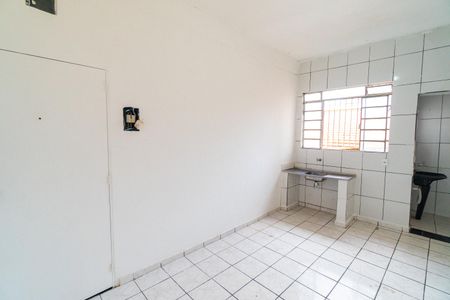 Casa para alugar com 38m², 1 quarto e sem vaga Casa para alugar com 38m², 1 quarto e sem vagaSala/Cozinha