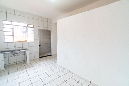 Sala/Cozinha de casa para alugar com 1 quarto, 38m² em Vila Mira, São Paulo