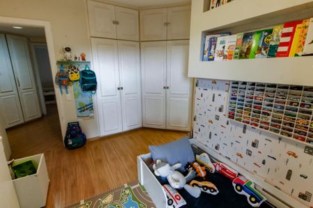 Apartamento à venda com 285m², 4 quartos e 4 vagasSuíte 2