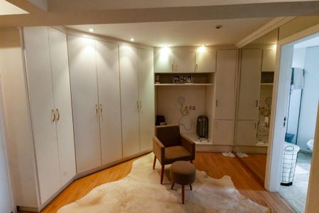 Apartamento à venda com 285m², 4 quartos e 4 vagasCloset da suíte 1