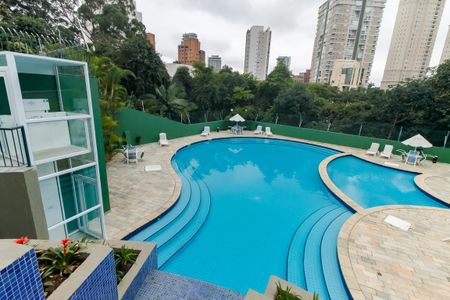 Apartamento à venda com 285m², 4 quartos e 4 vagasÁrea comum - Piscina