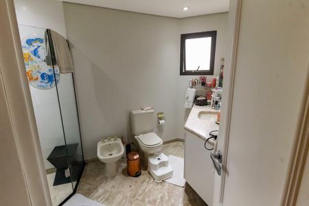 Apartamento à venda com 285m², 4 quartos e 4 vagasBanheiro da Suíte 1