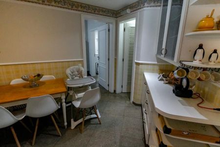 Apartamento à venda com 285m², 4 quartos e 4 vagasCopa