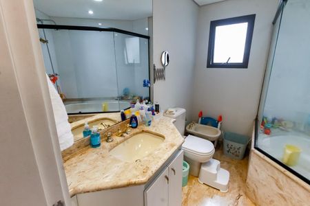 Apartamento à venda com 285m², 4 quartos e 4 vagasBanheiro da Suíte 2
