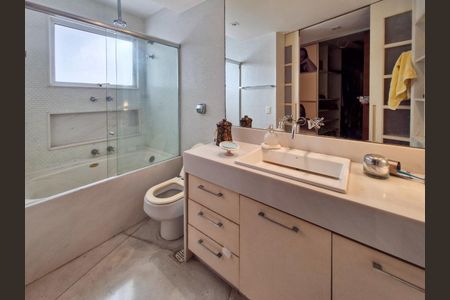 Apartamento à venda com 232m², 3 quartos e 2 vagas